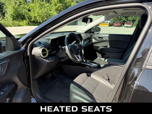 Photo of 2025 Mosaic Black Metallic Chevrolet Trax
