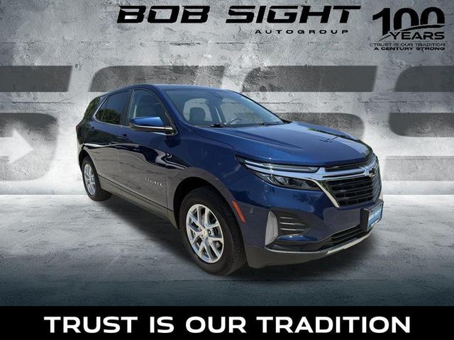 Photo of 2022 Blue Glow Metallic Chevrolet Equinox