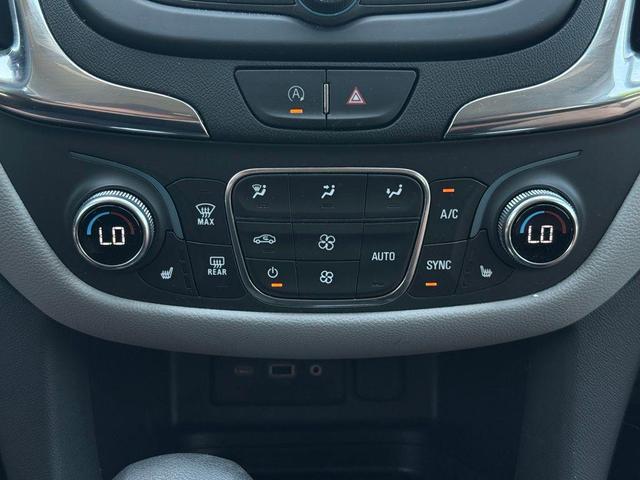 Photo of 2022 Blue Glow Metallic Chevrolet Equinox