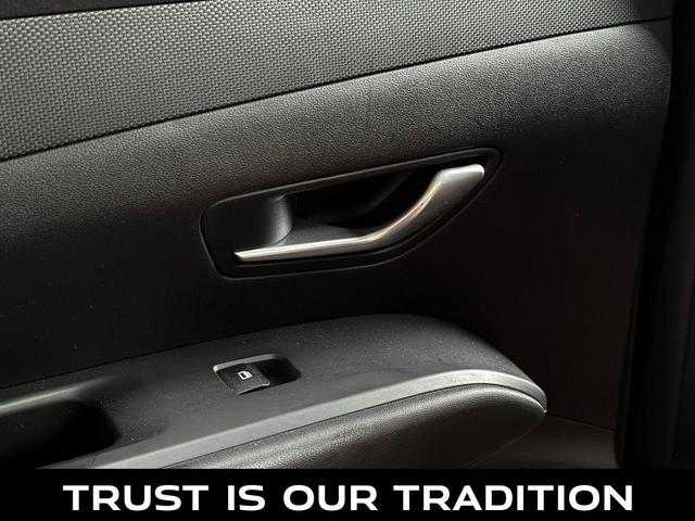 Photo of 2022 Shimmering Silver Hyundai TUCSON