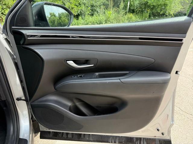 Photo of 2022 Shimmering Silver Hyundai TUCSON
