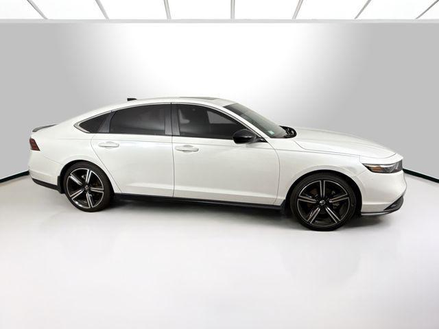 Photo of 2024 Platinum White Pearl Honda Accord Hybrid