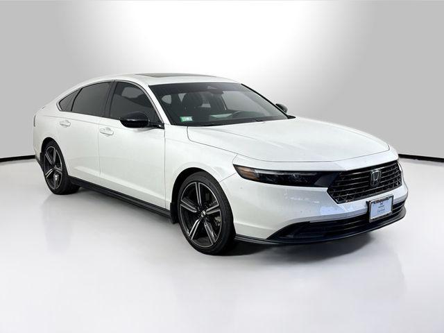 Photo of 2024 Platinum White Pearl Honda Accord Hybrid