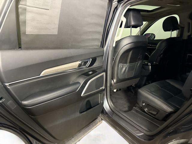 Photo of 2022 Gravity Grey Kia Telluride