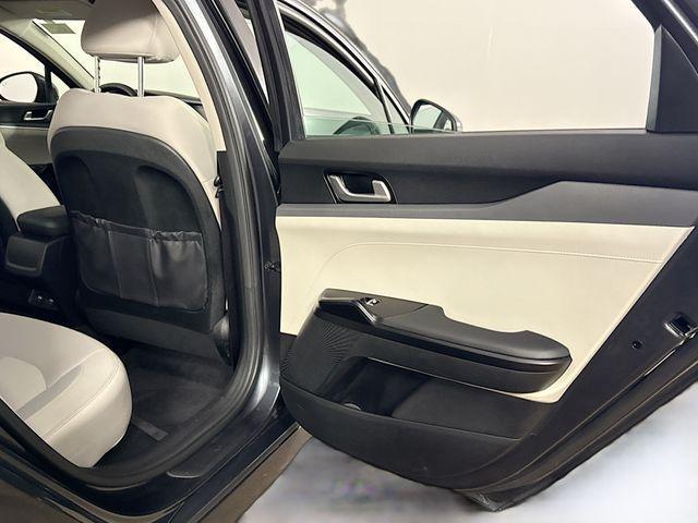 Photo of 2022 Gravity Gray Kia K5