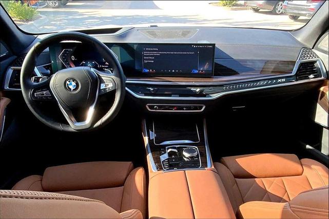 Photo of 2025 Mineral White Metallic BMW X5