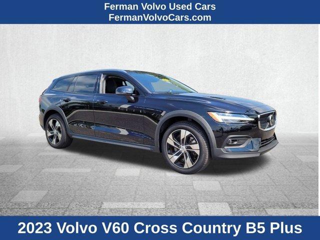 2023 Volvo V60 Cross Country