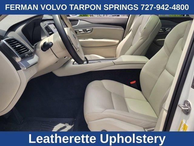 Photo of 2025 Crystal White Volvo XC90