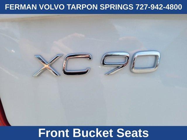 Photo of 2025 Crystal White Volvo XC90