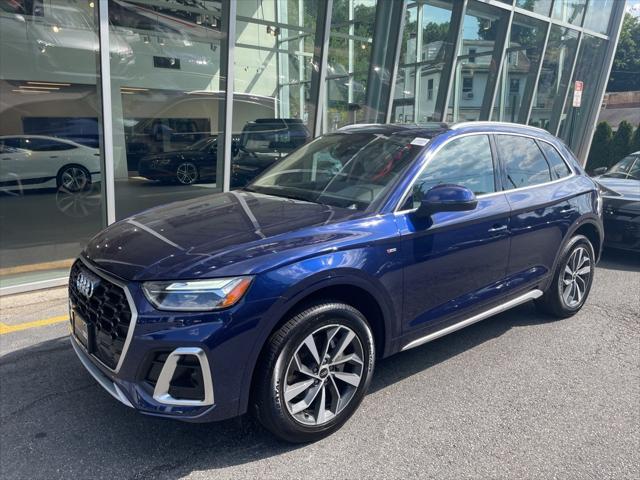 Photo of 2025 Navarra Blue Metallic Audi Q5