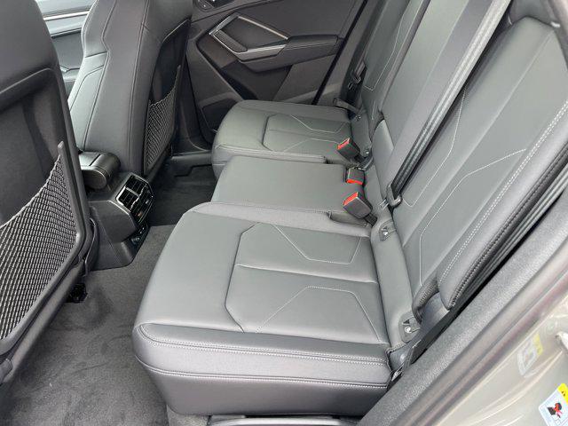 Photo of 2025 CHRONOS GRAY MET Audi Q3