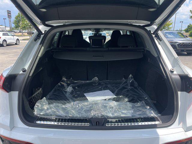 Photo of 2025 GLACIER WHITE Audi Q5