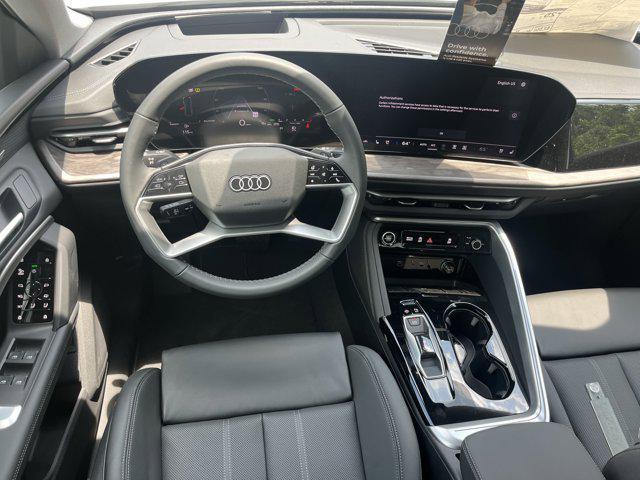 Photo of 2025 GLACIER WHITE Audi Q5