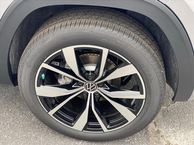 Photo of 2025 Mist Volkswagen Atlas Cross Sport