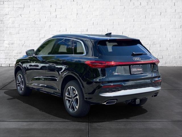 Photo of 2025 Mythos Black Metallic Audi Q5