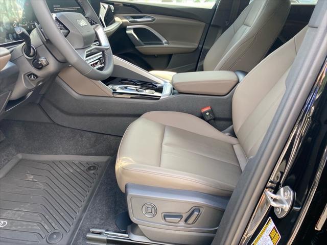 Photo of 2025 Mythos Black Metallic Audi Q5