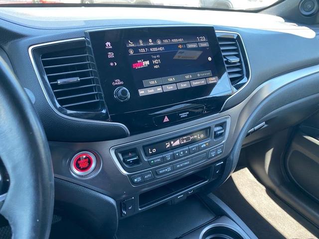 Photo of 2021 Silver Metallic Honda Passport