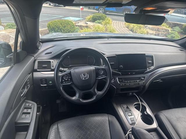 Photo of 2021 Silver Metallic Honda Passport