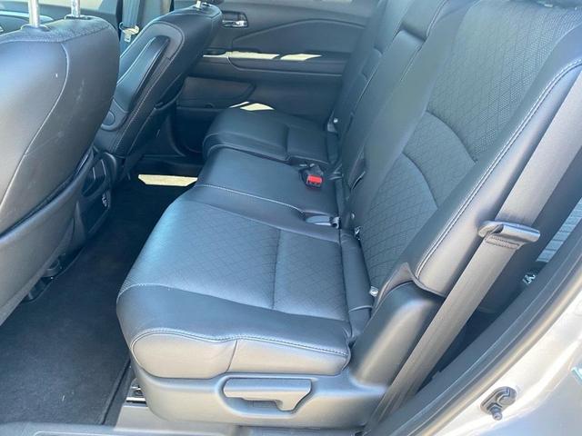 Photo of 2021 Silver Metallic Honda Passport