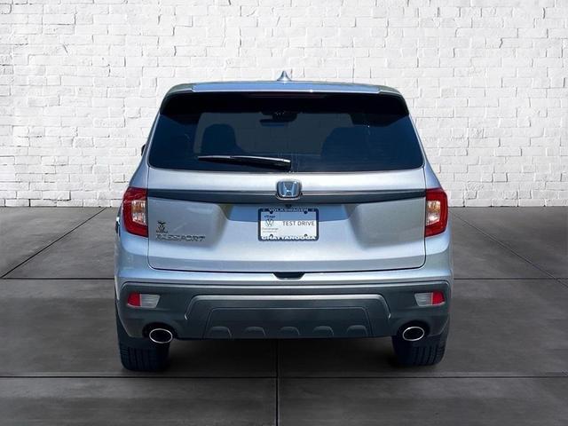 Photo of 2021 Silver Metallic Honda Passport