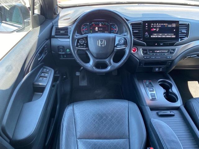 Photo of 2021 Silver Metallic Honda Passport