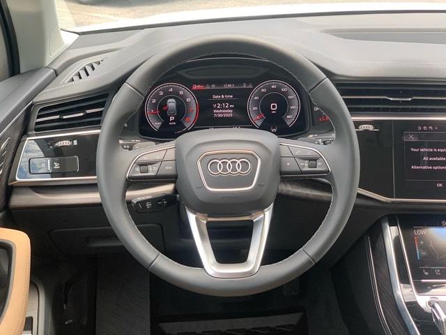 Photo of 2025 White Audi Q7