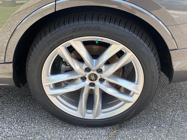 Photo of 2025 Samurai Gray Metallic Audi Q7