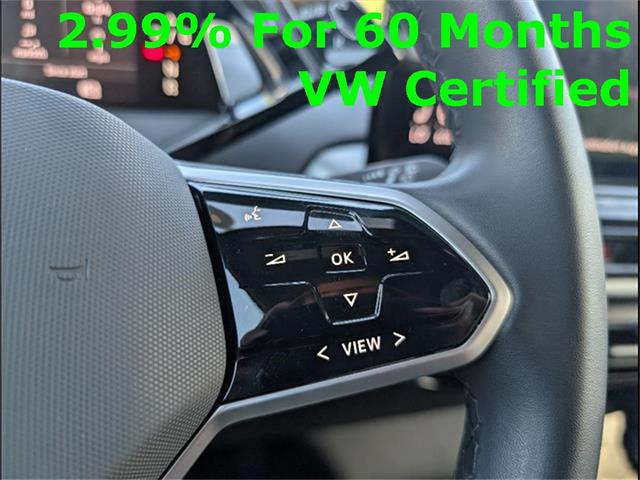 Photo of 2024 Silver Mist Metallic Volkswagen ID.4