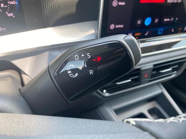 Photo of 2025 Pure White Volkswagen Tiguan