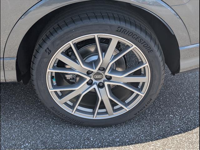 Photo of 2025 Gray Audi Q3