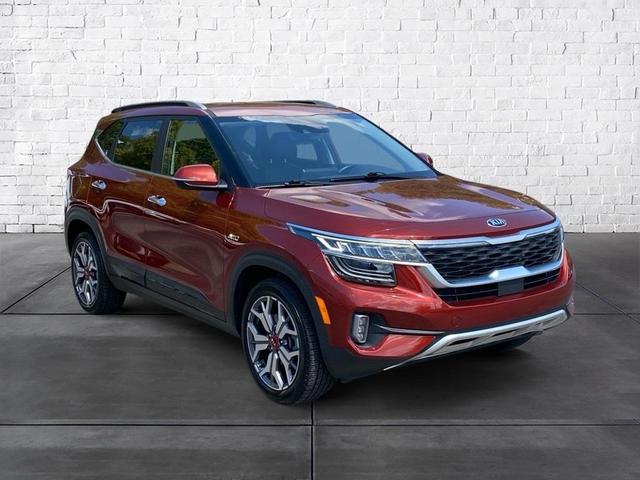 Photo of 2021 Mars Orange Kia Seltos
