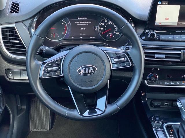 Photo of 2021 Mars Orange Kia Seltos