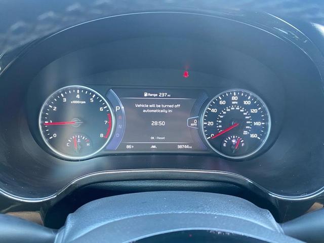 Photo of 2021 Mars Orange Kia Seltos