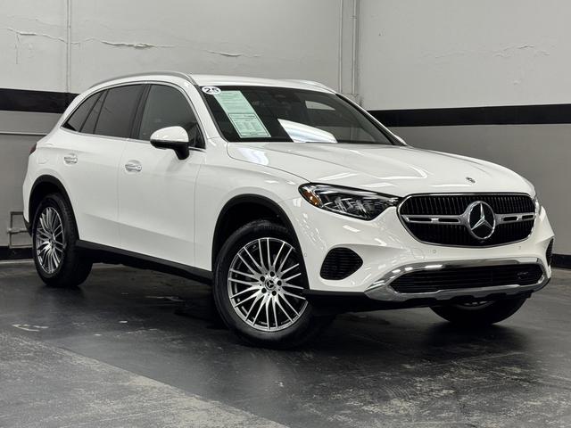 Photo of 2025 Polar White Mercedes-Benz GLC 300