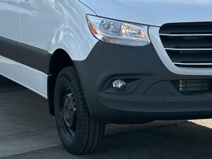 Photo of 2025 Arctic White Mercedes-Benz Sprinter 2500