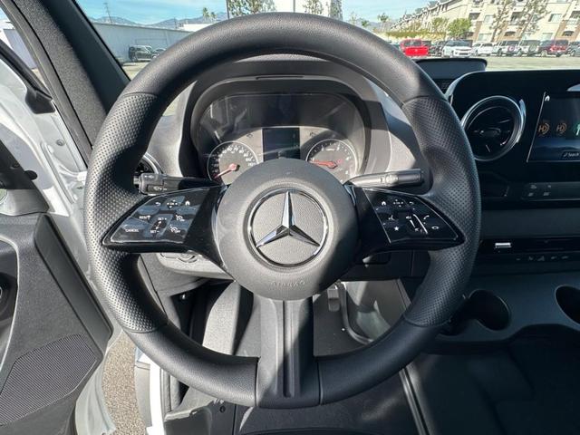 Photo of 2025 Arctic White Mercedes-Benz Sprinter 3500