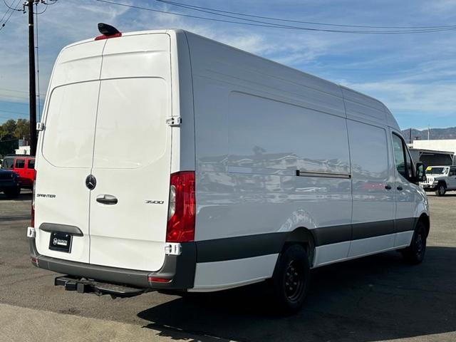 Photo of 2025 Arctic White Mercedes-Benz Sprinter 3500