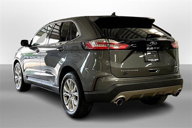 Photo of 2023 Gray Metallic Ford Edge