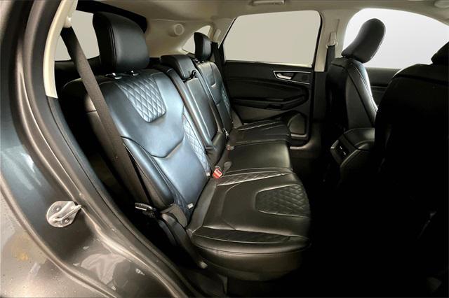 Photo of 2023 Gray Metallic Ford Edge