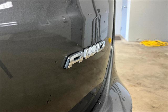 Photo of 2023 Gray Metallic Ford Edge