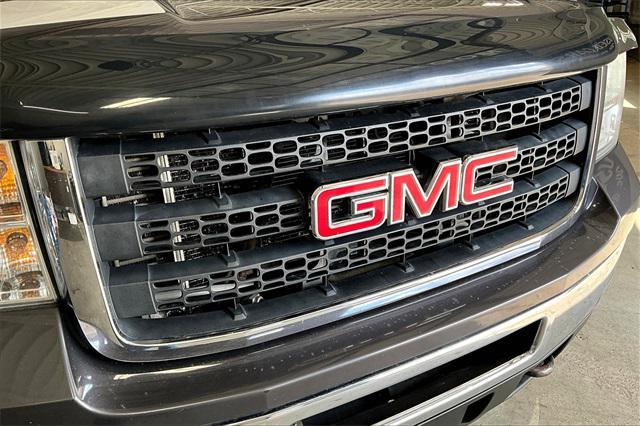 Photo of 2011 Midnight Blue Metallic GMC Sierra 2500