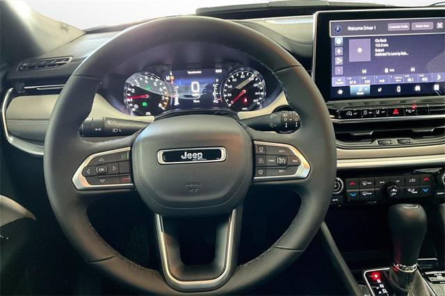 Photo of 2025 Diamond Black Crystal Pearlcoat Jeep Compass