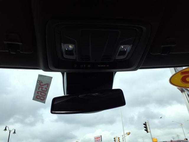 Photo of 2025 Summit White GMC Sierra 1500