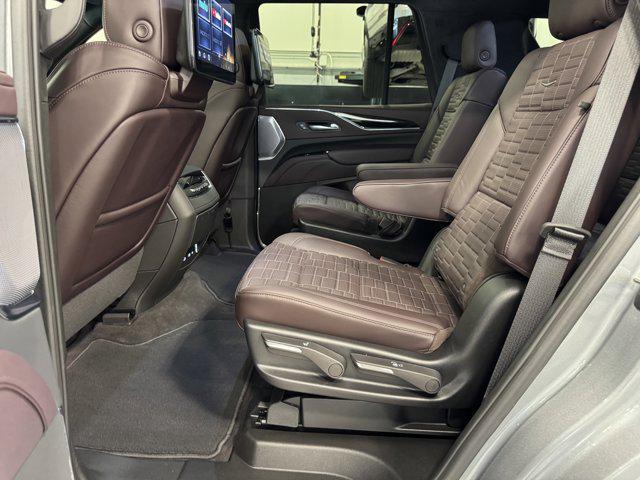 Photo of 2024 Argent Silver Metallic Cadillac Escalade