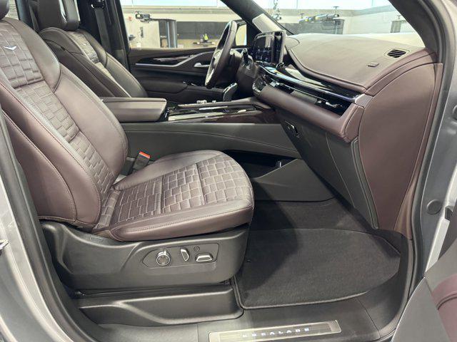 Photo of 2024 Argent Silver Metallic Cadillac Escalade