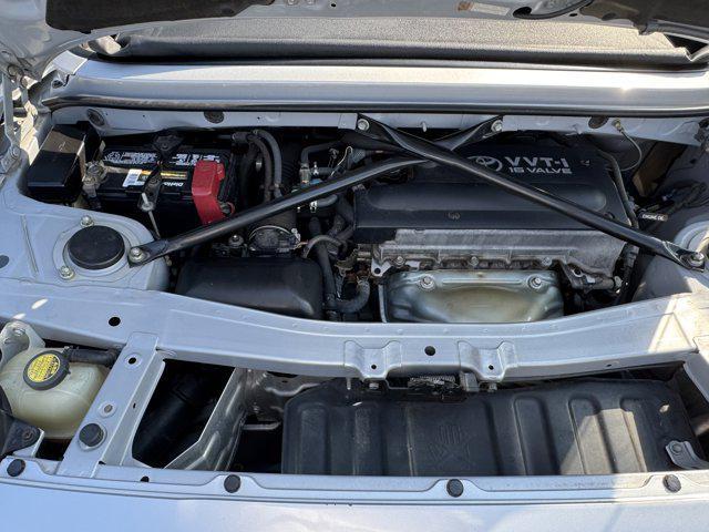 Photo of 2000 Liquid Silver Metallic Toyota MR2