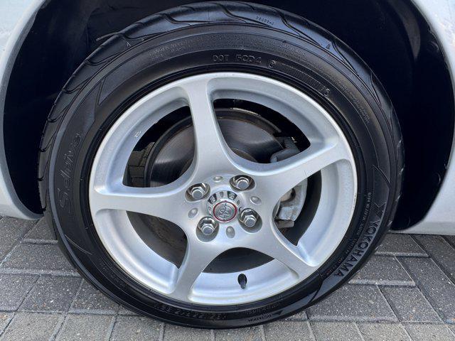 Photo of 2000 Liquid Silver Metallic Toyota MR2