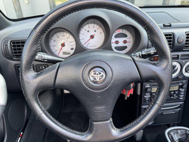 Photo of 2000 Liquid Silver Metallic Toyota MR2