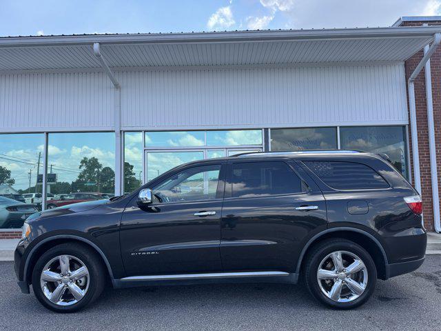 Photo of 2011 Brilliant Black Crystal Pearl Dodge Durango