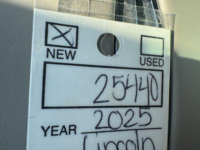 Photo of 2025 Infinite Black Metallic Clearcoat Lincoln Nautilus